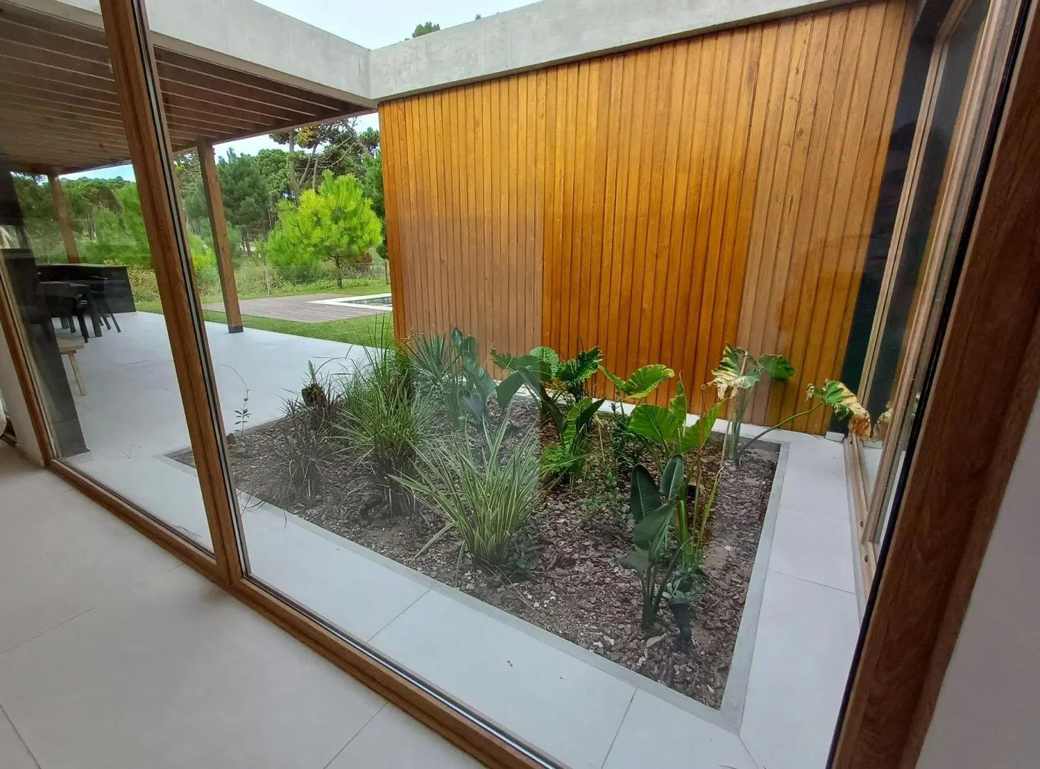 VENTA CASA 4 AMBIENTES BARRIO PIONEROS 8