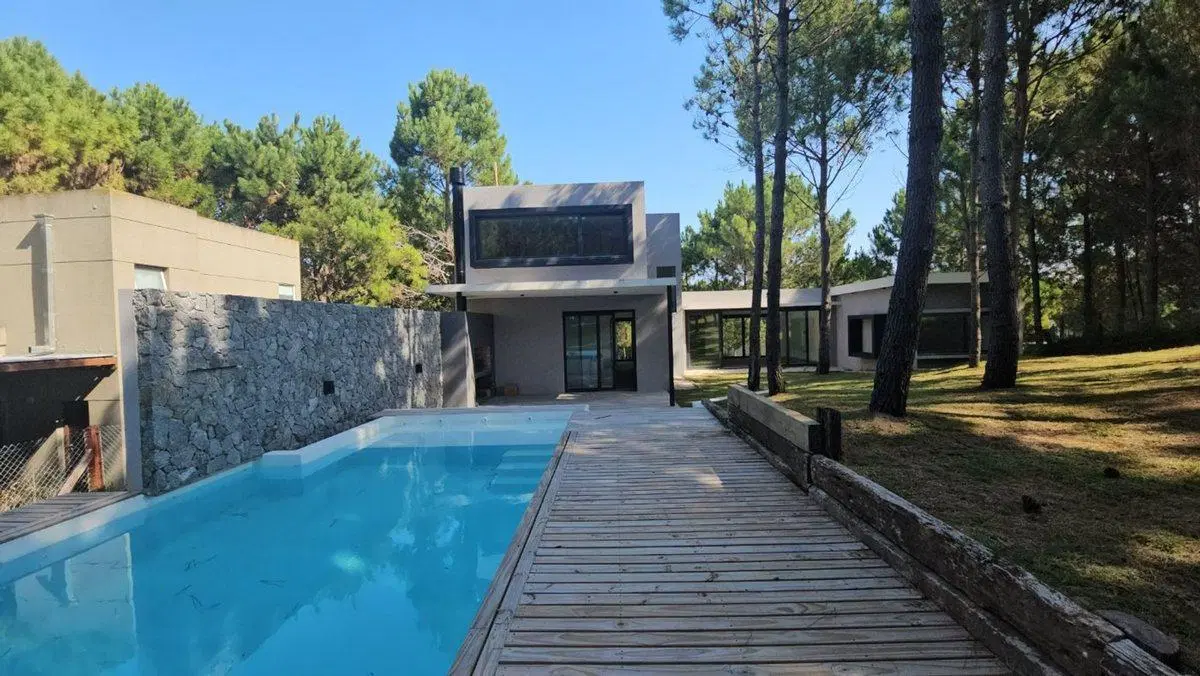 VENTA CASA COSTA ESMERALDA 5 AMBIENTES 3