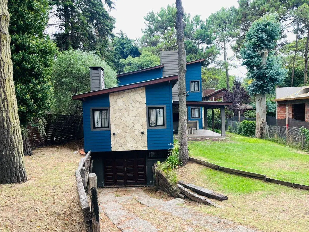 VENTA CASA VALERIA DEL MAR CINCO AMBIENTES 5