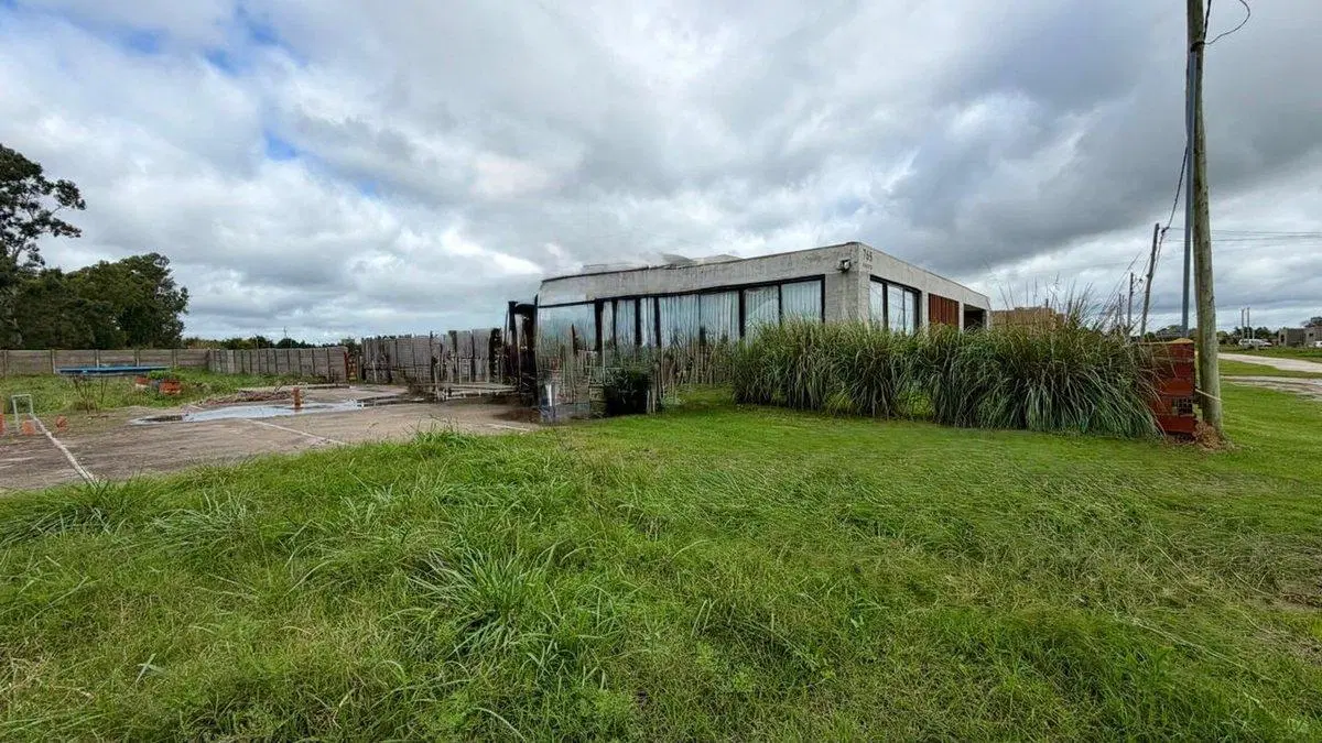 Lote en venta Madariaga c/planos aprobados p/casa 3