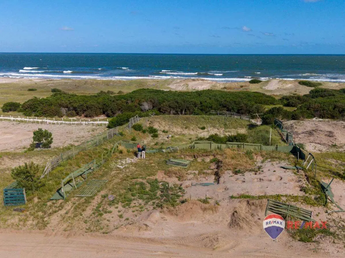 VENTA LOTE VILLAROBLES BARRIO BRISAS 3