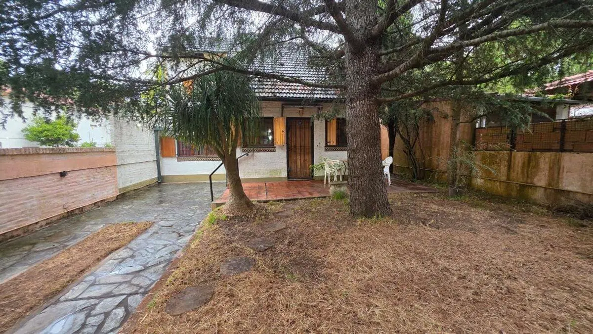 VENTA DE CASA 4 AMBIENTES EN SAN BERNARDO 2