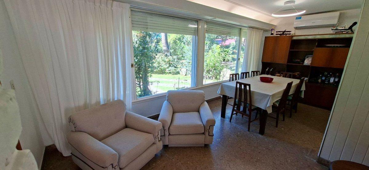 Foto de Casa a la venta en Pinamar zona iglesia, imagen 2