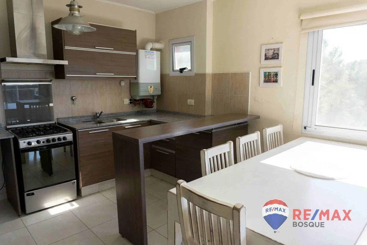 VENTA DE DEPARTAMENTO CÉNTRICO EN PINAMAR 4