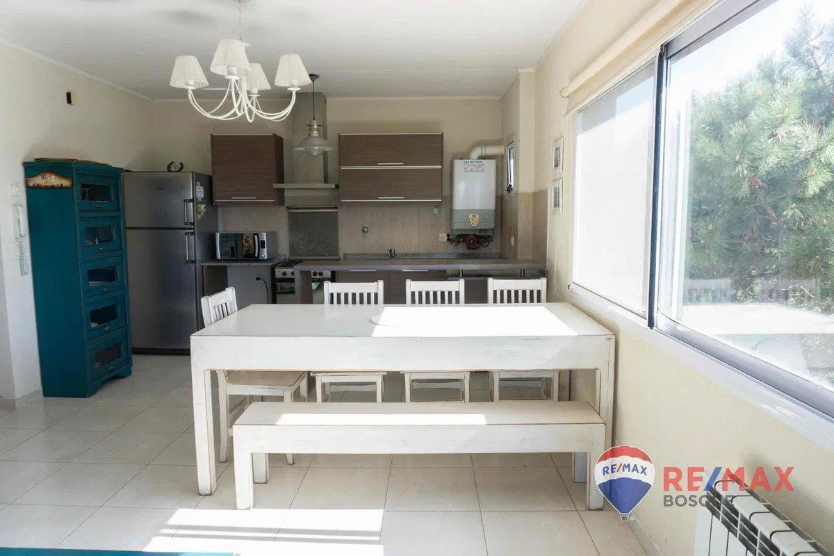 VENTA DE DEPARTAMENTO CÉNTRICO EN PINAMAR 2