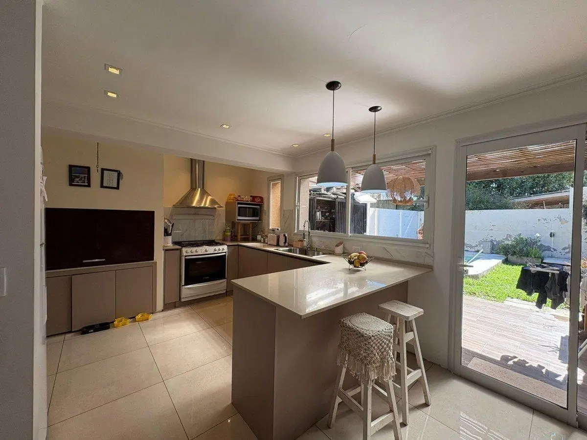 Casa 4 ambientes en venta Madariaga centro 3