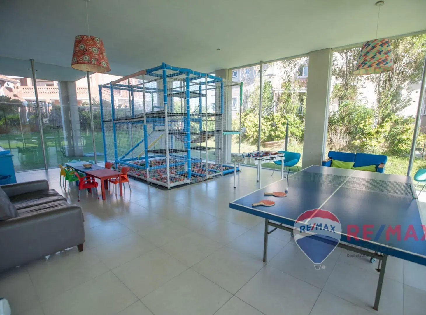 VENTA DEPARTAMENTO  CARILO a 50 mts DEL MAR 5