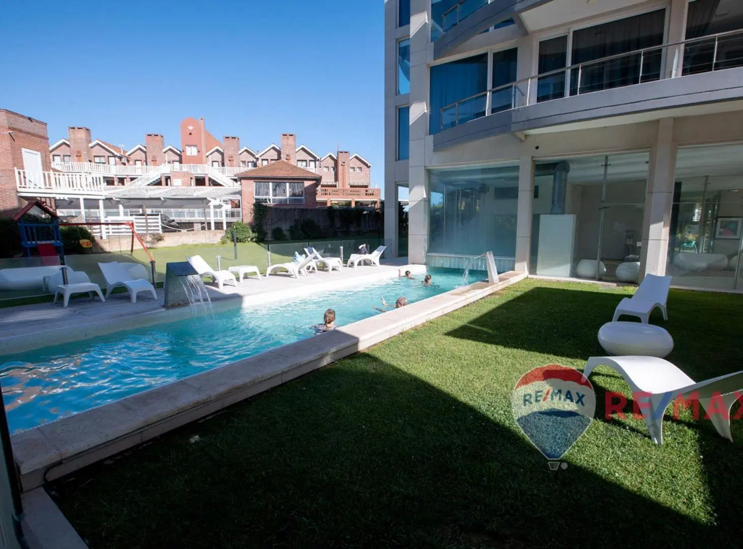 VENTA DEPARTAMENTO  CARILO a 50 mts DEL MAR 5