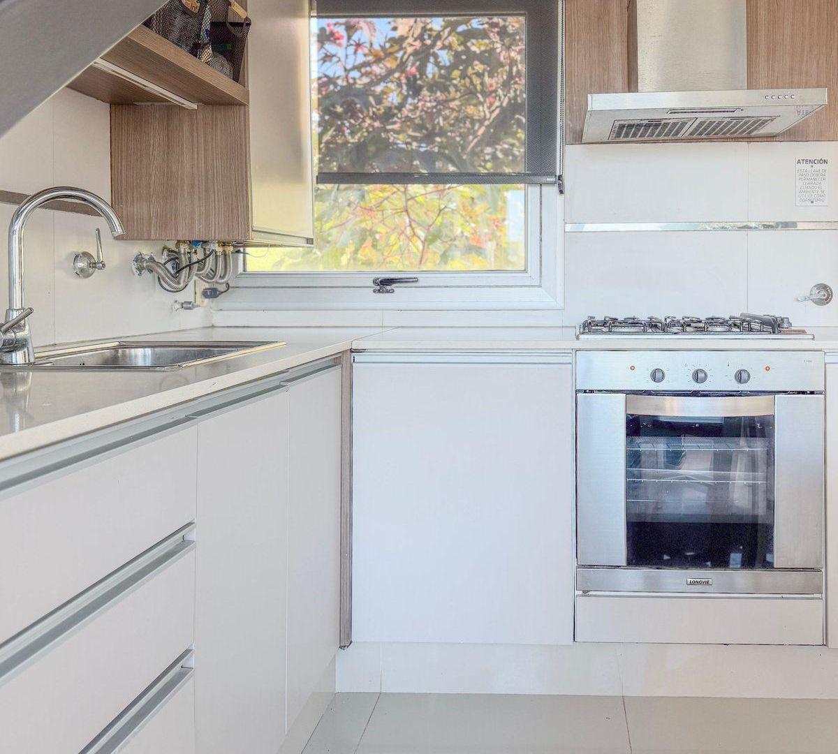 Foto de VENTA DE DEPARTAMENTO EN PINAMAR. COCHERA CUBIERTA, imagen 3
