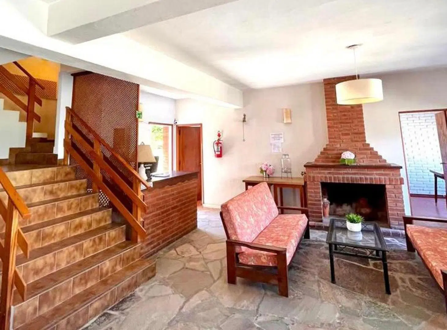 Hotel en Venta Villa Gesell 1 cuadra del mar 2
