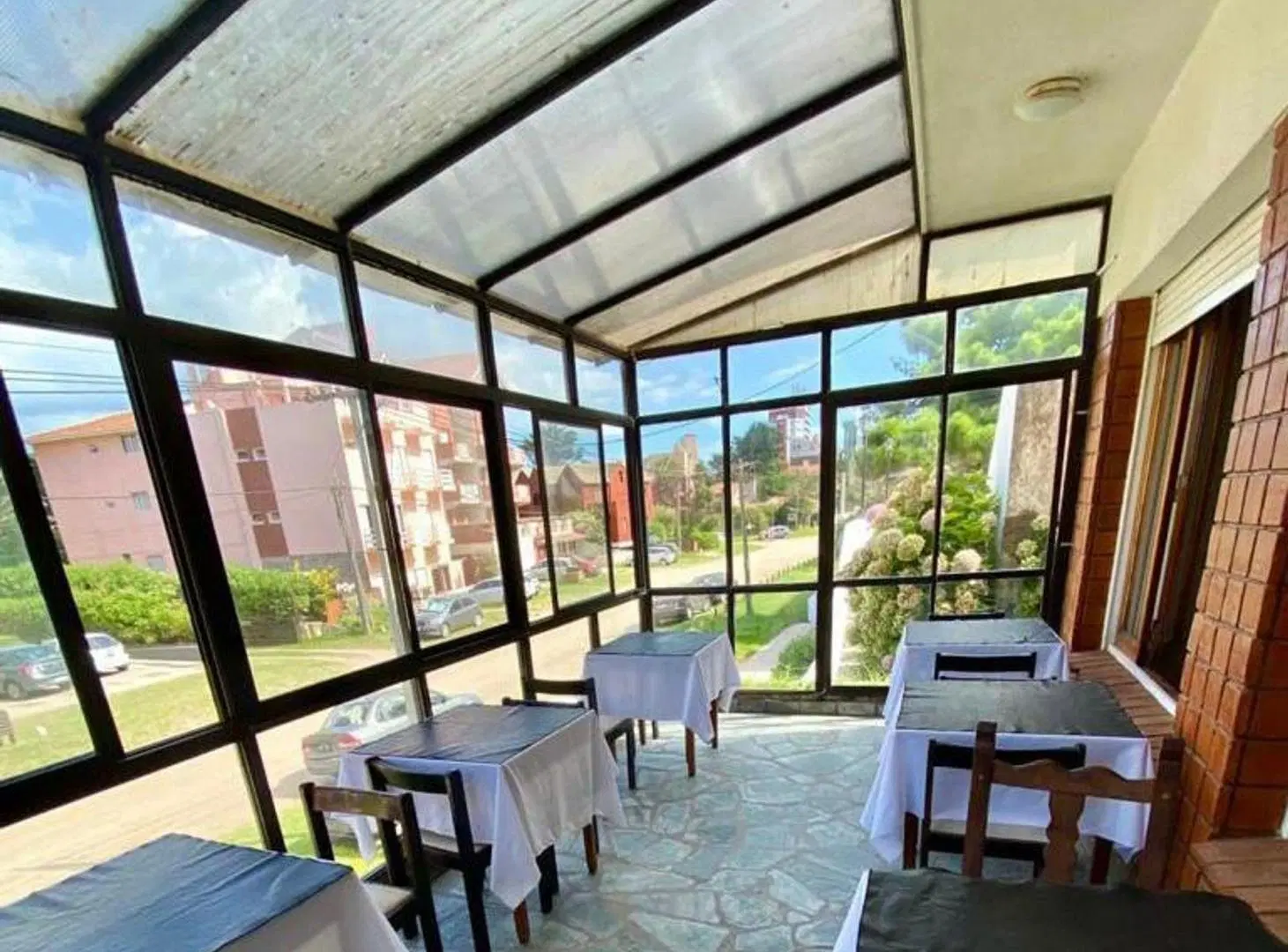 Hotel en Venta Villa Gesell 1 cuadra del mar 3