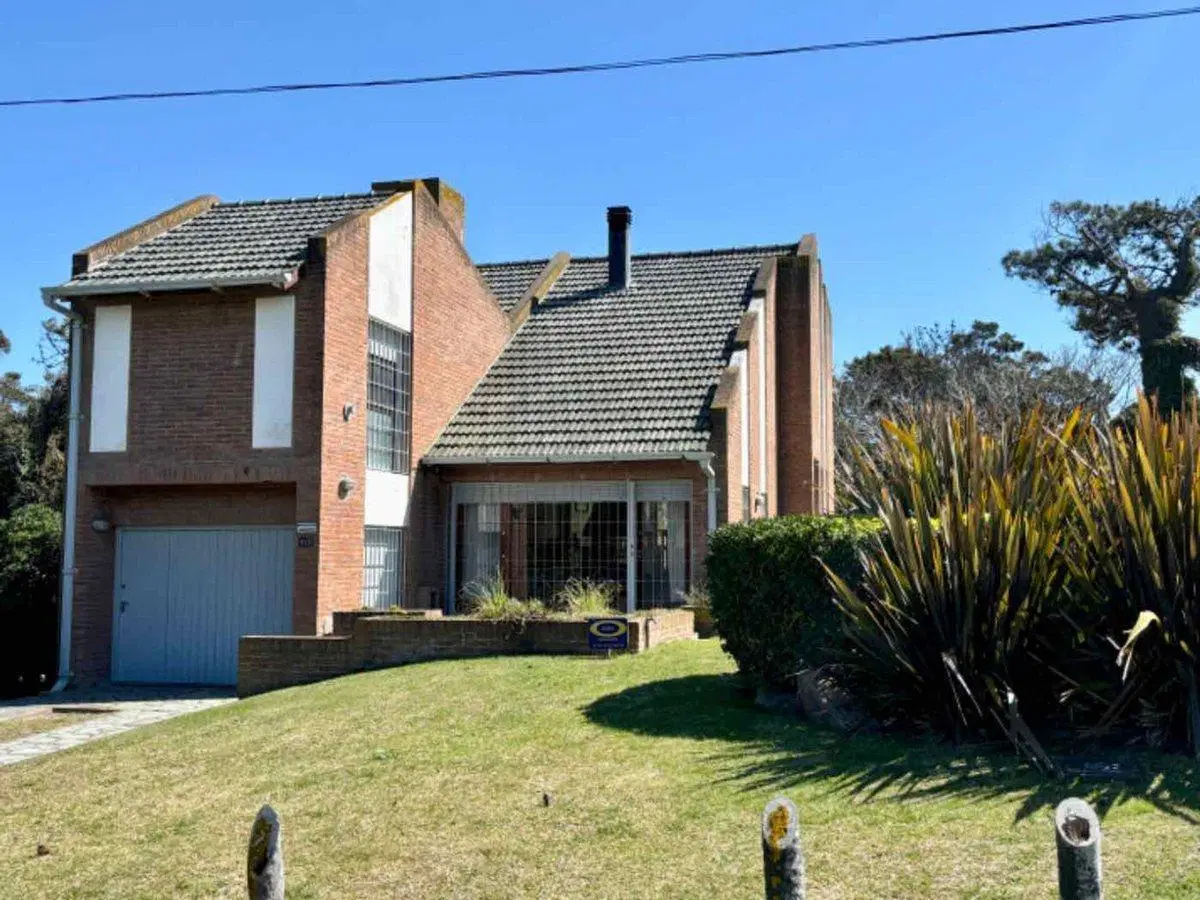 Venta casa y lote contiguo Pinamar cerca del mar 2