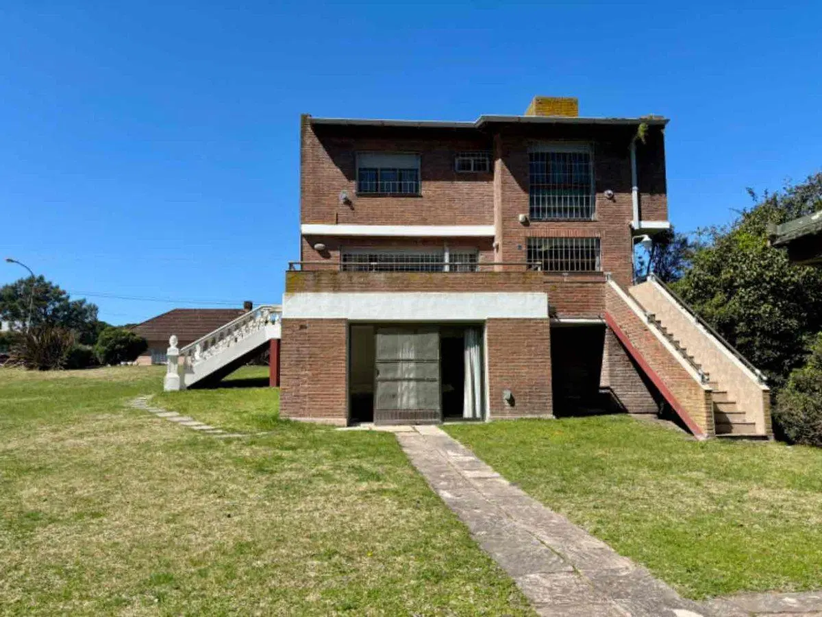 Venta casa y lote contiguo Pinamar cerca del mar 3