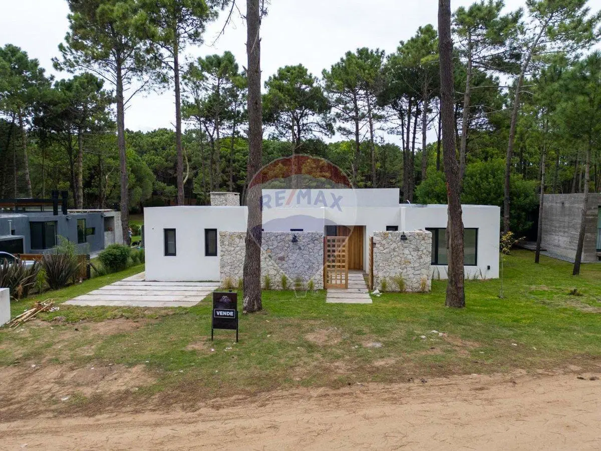 VENTA CASA 4 AMBIENTES ISLA DEL GOLF PINAMAR 2