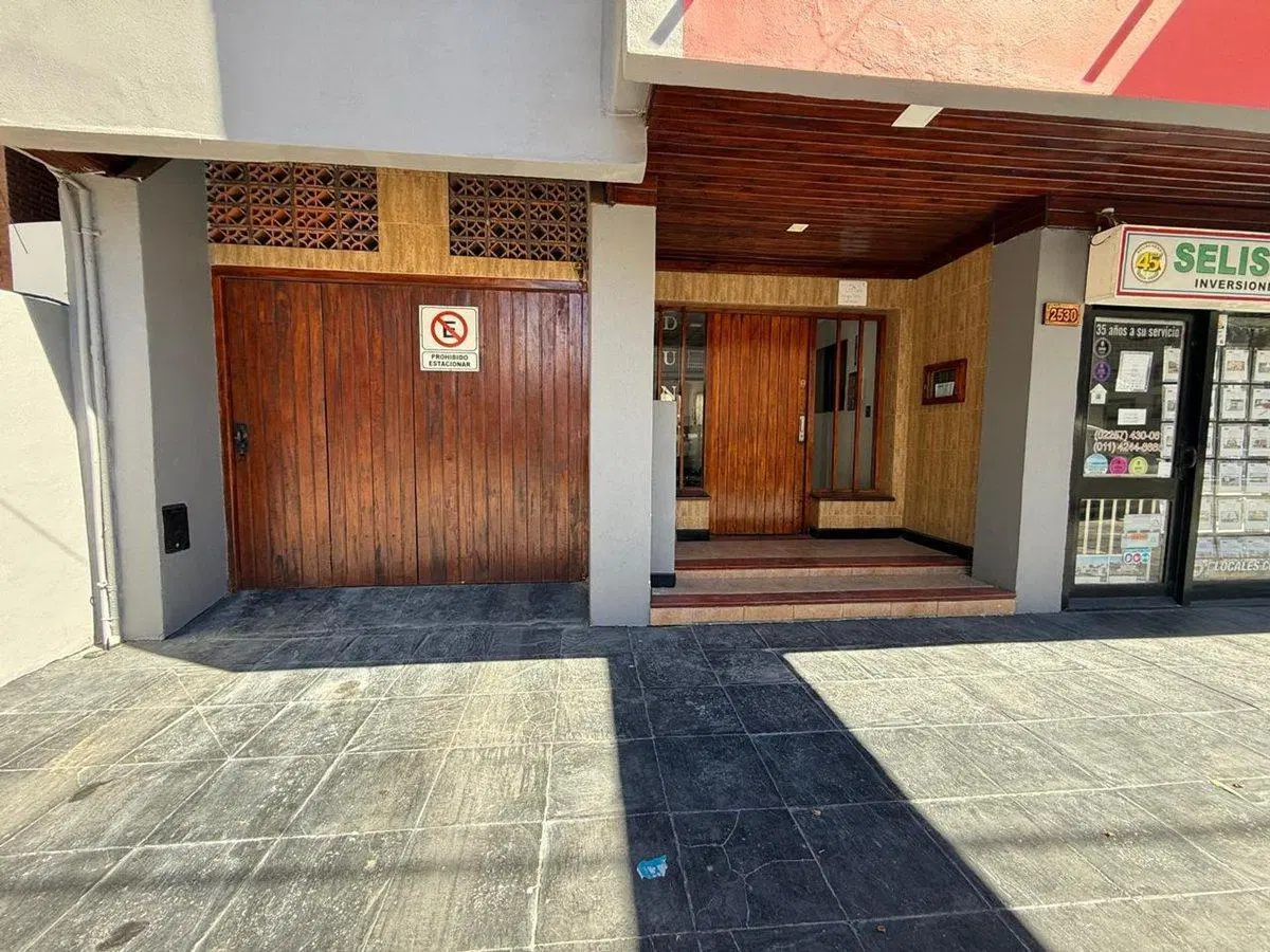 VENTA DEPARTAMENTO 2 AMBIENTES CON COCHERA 8