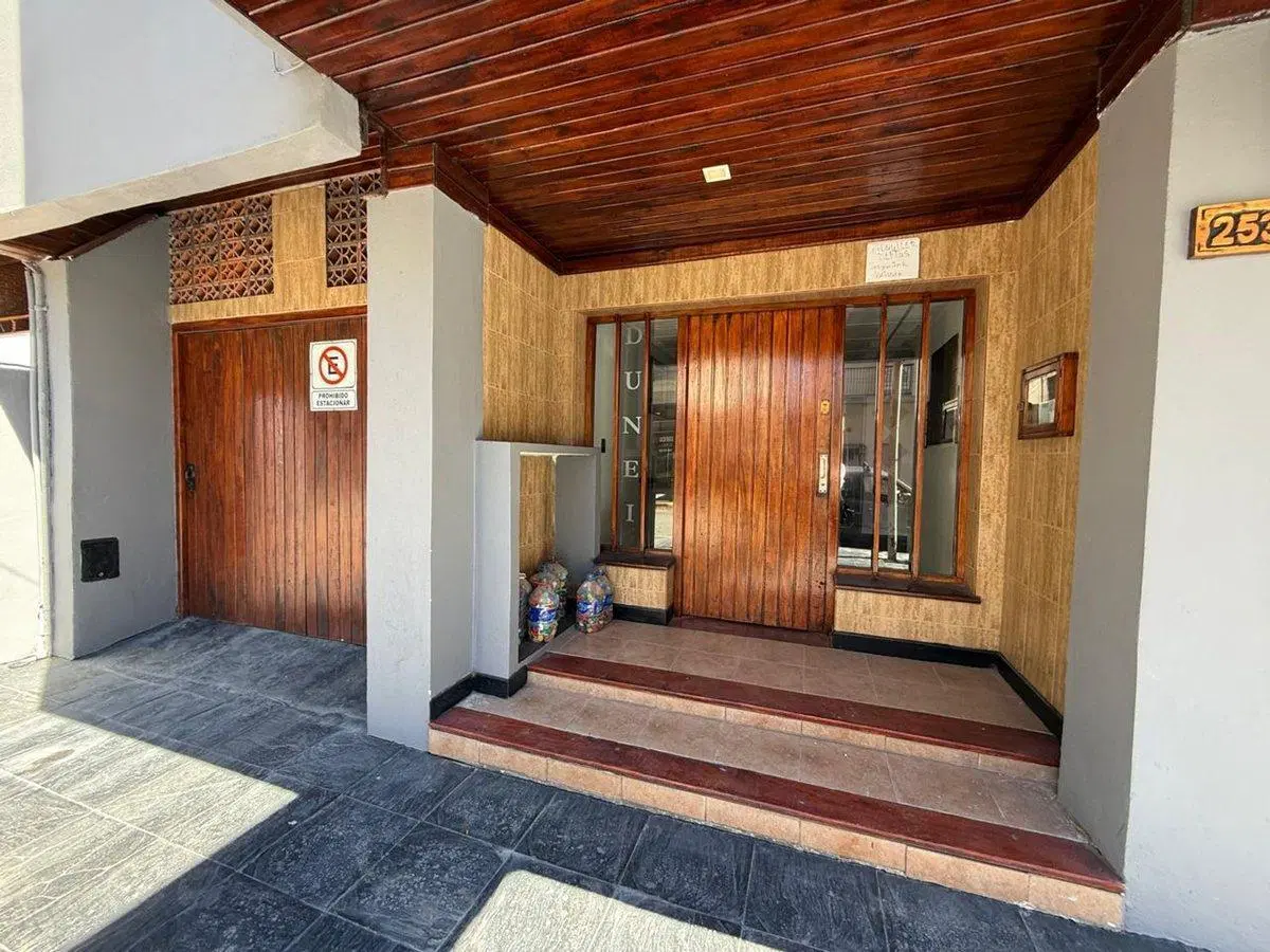 VENTA DEPARTAMENTO 2 AMBIENTES CON COCHERA 2