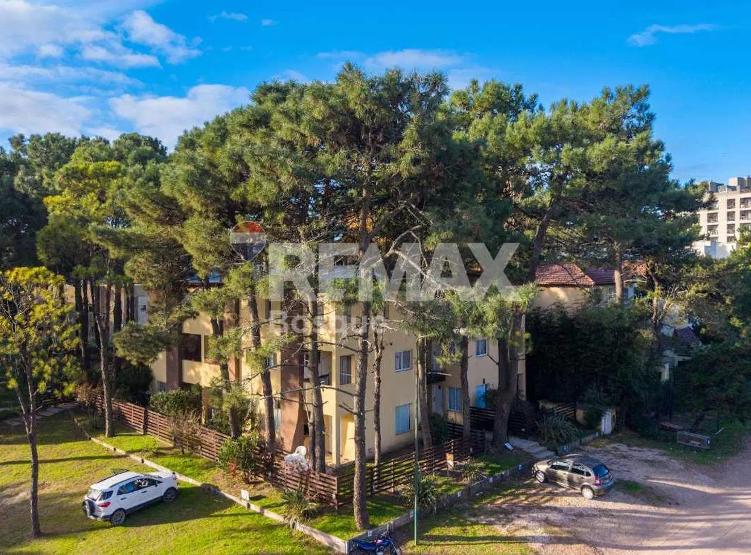 Departamento duplex con gas natural, Pinamar 2