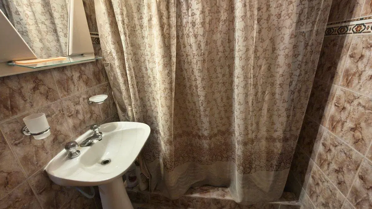 VENTA CASA 3AMB CON JARDIN Y COCHERA MAR DEL TUYU 5