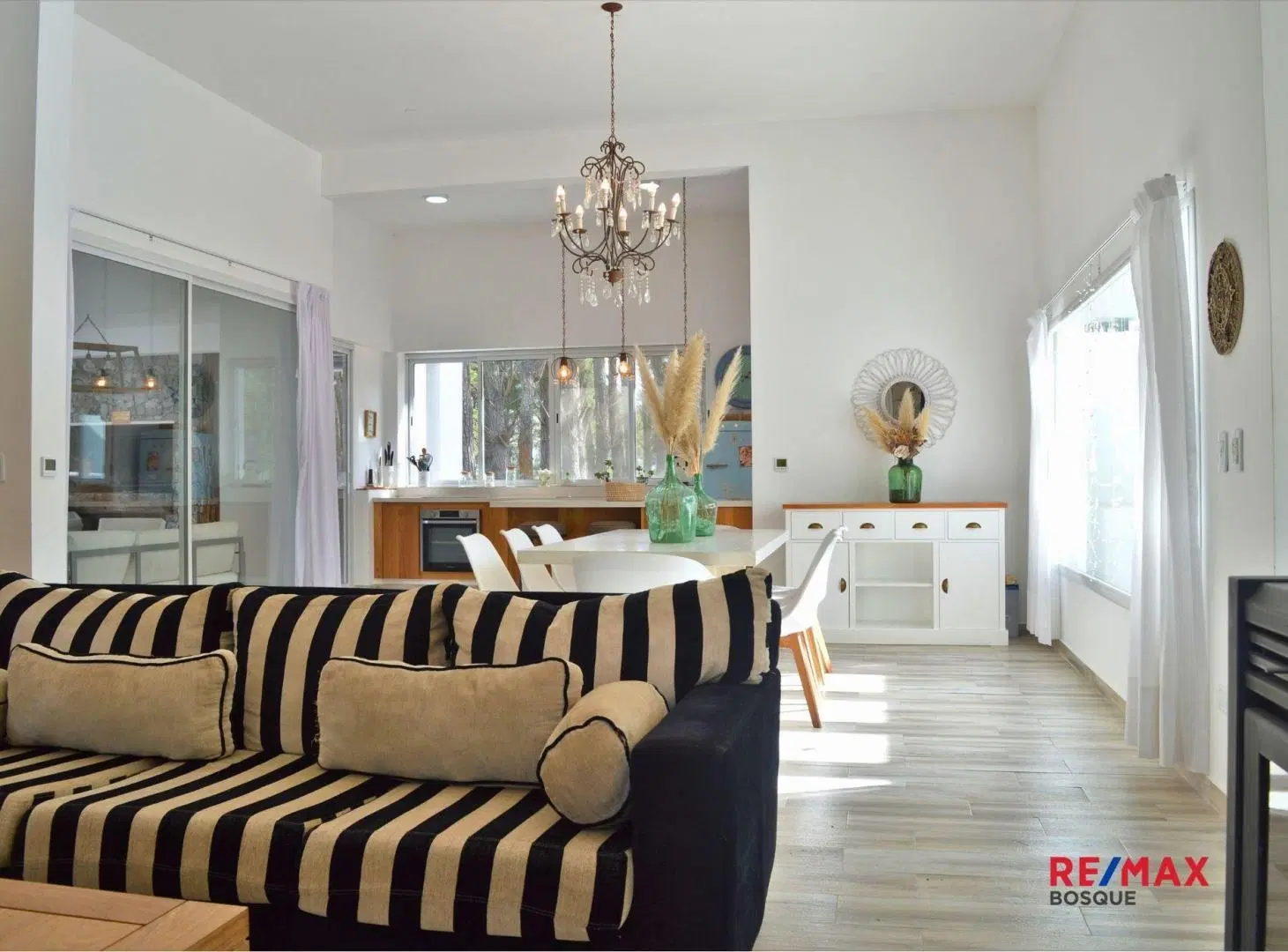 VENTA CASA 3 AMBIENTES BARRIO I VILLA ROBLES 4
