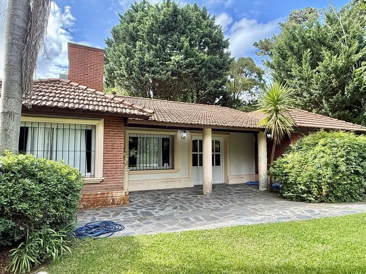 CASA EN VENTA 6 AMBIENTES PINAMAR CON PISCINA 4