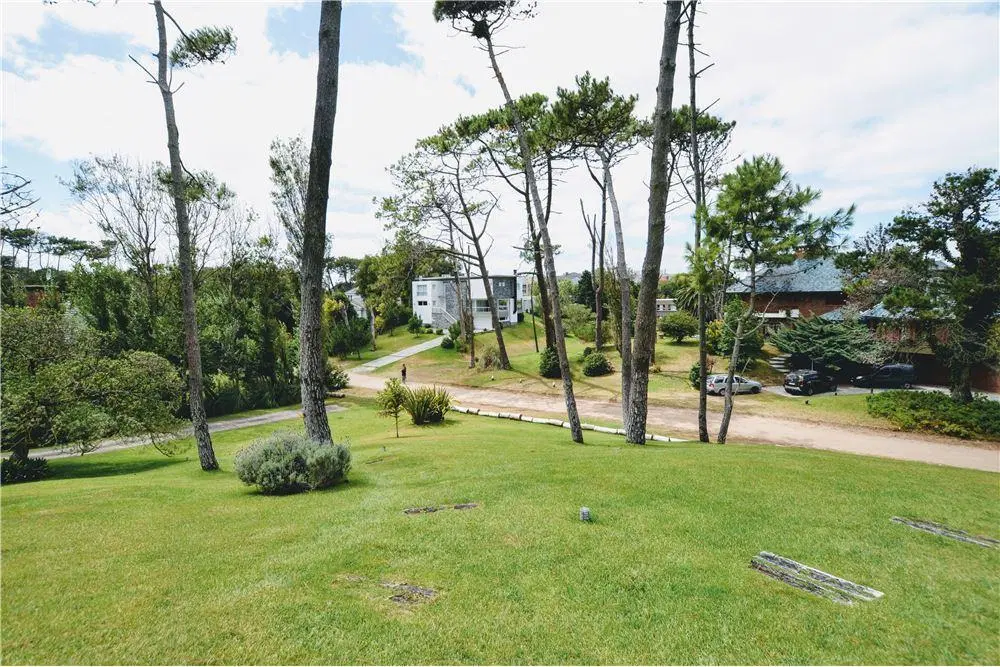Venta Importante Casa en Carilo 4