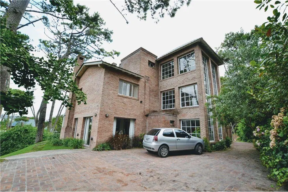 Venta Importante Casa en Carilo 5