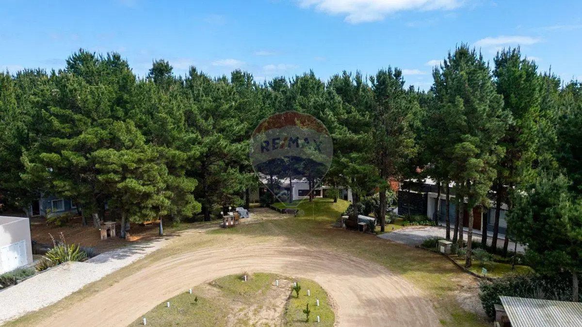 VENTA CASA COSTA ESMERALDA FONDO LIBRE Y PISCINA 2