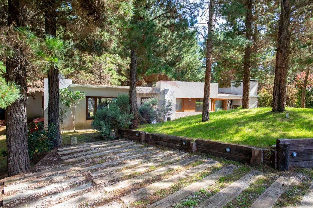 VENTA CASA COSTA ESMERALDA FONDO LIBRE Y PISCINA 5