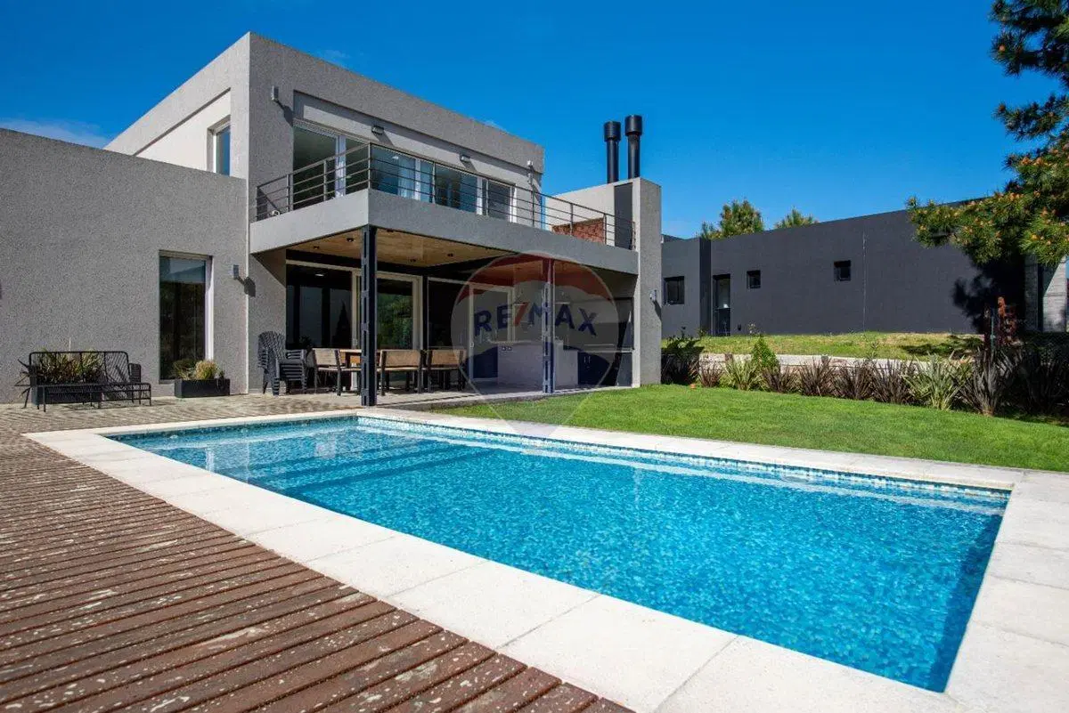 CASA EN VENTA COSTA ESMERALDA FONDO HOUSE DEPORTIV 2