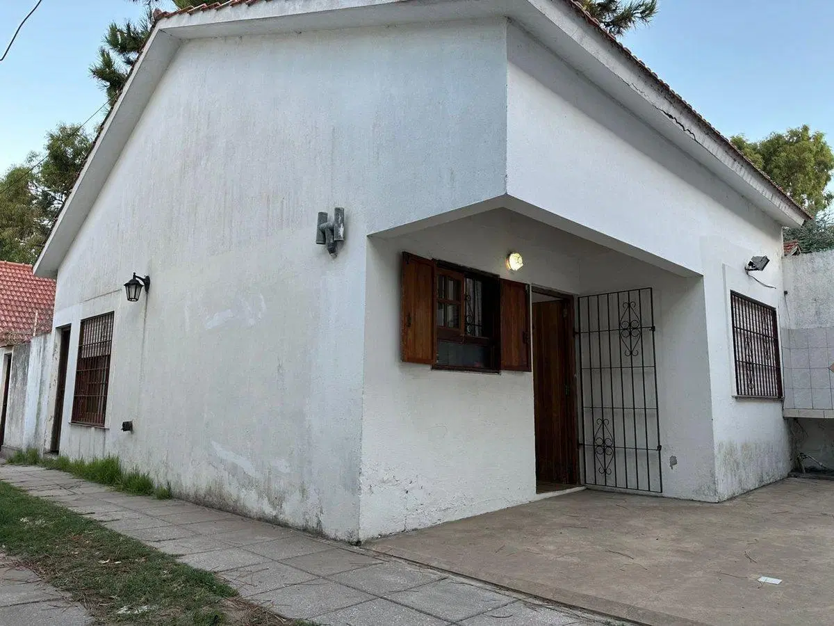 CASA 5 AMBIENTES VENTA LA LUCILA 4