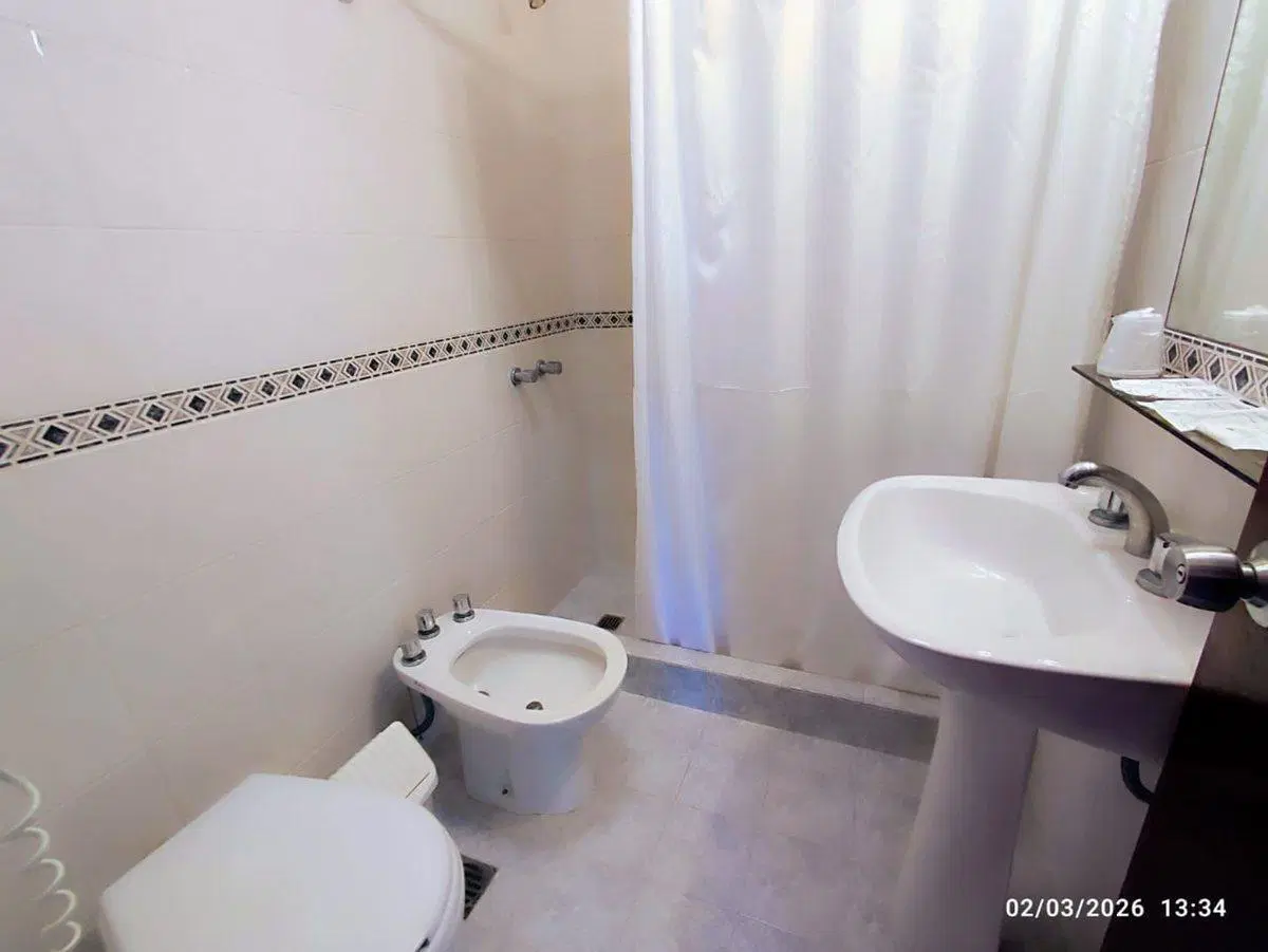 VENTA Pinamar Hotel 3 estrellas centro sobre Bunge 8