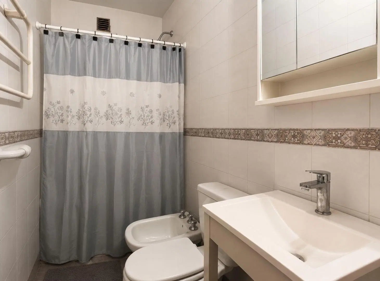 VENTA DE DEPARTAMENTO EN PINAMAR CON COCHERA 4