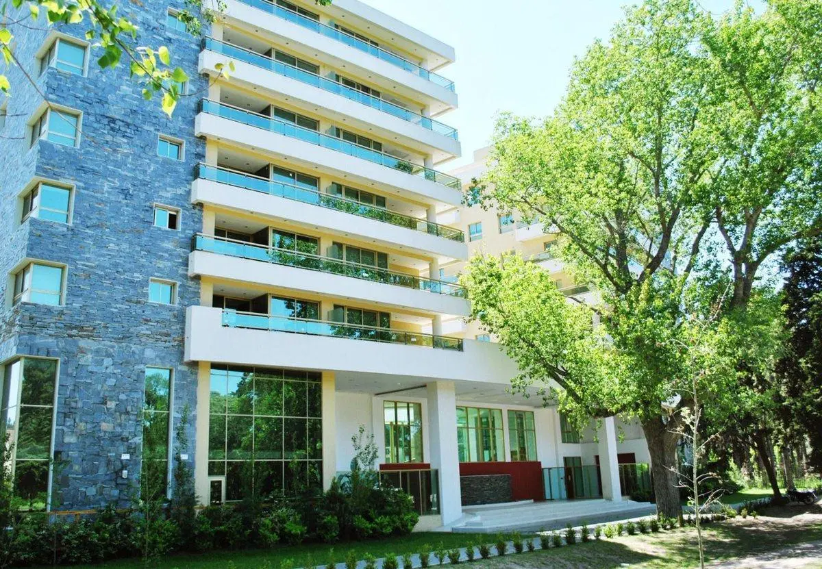 Venta departamento Pinamar con cochera y amenities 4