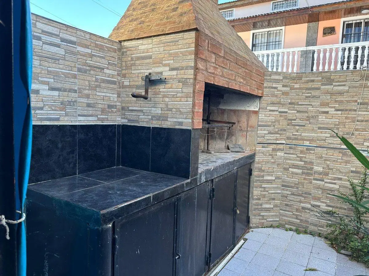 CASA Tríplex con GAS NATURAL EN VENTA MAR DEL TUYÚ 3