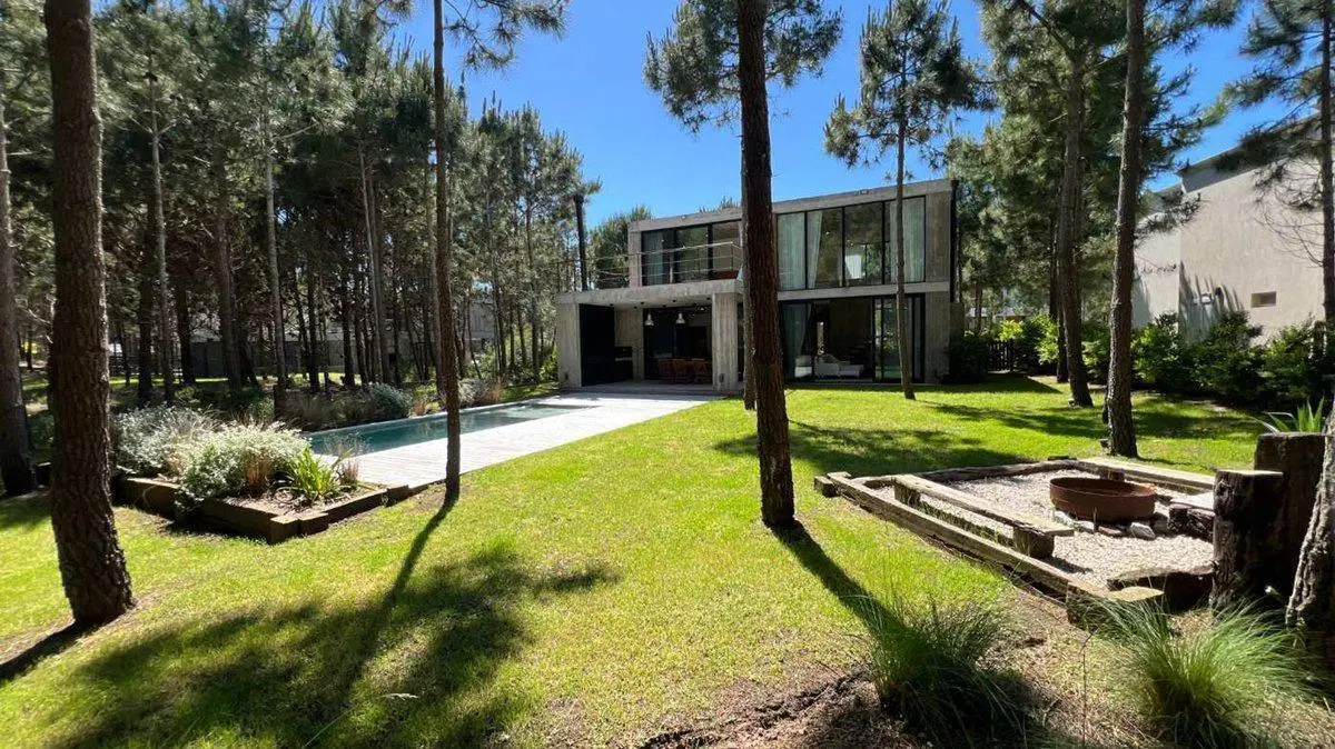 CASA 4 AMBIENTES COSTA ESMERALDA 8