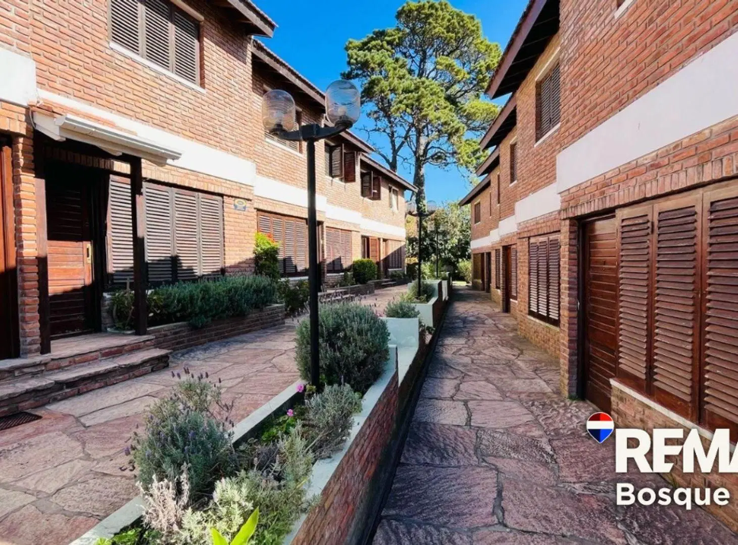 DEPARTAMENTO DUPLEX VENTA PINAMAR 2