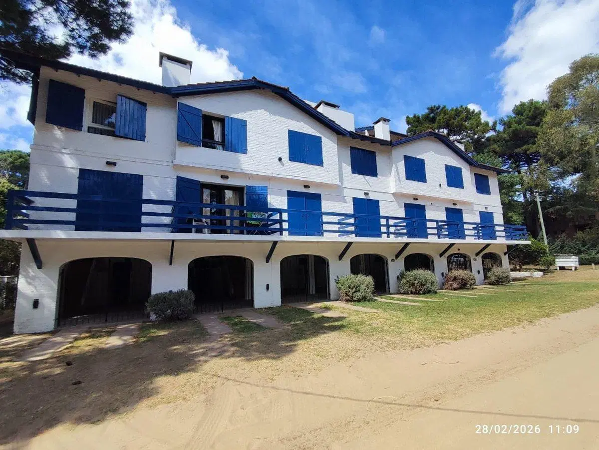 Venta Pinamar Triplex 4 ambientes y dep cochera 3