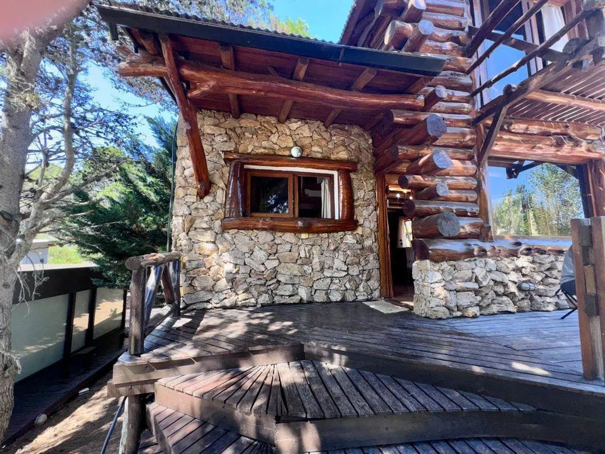 Casa estilo cabaña 4 ambientes  en venta, Mar Azul 2