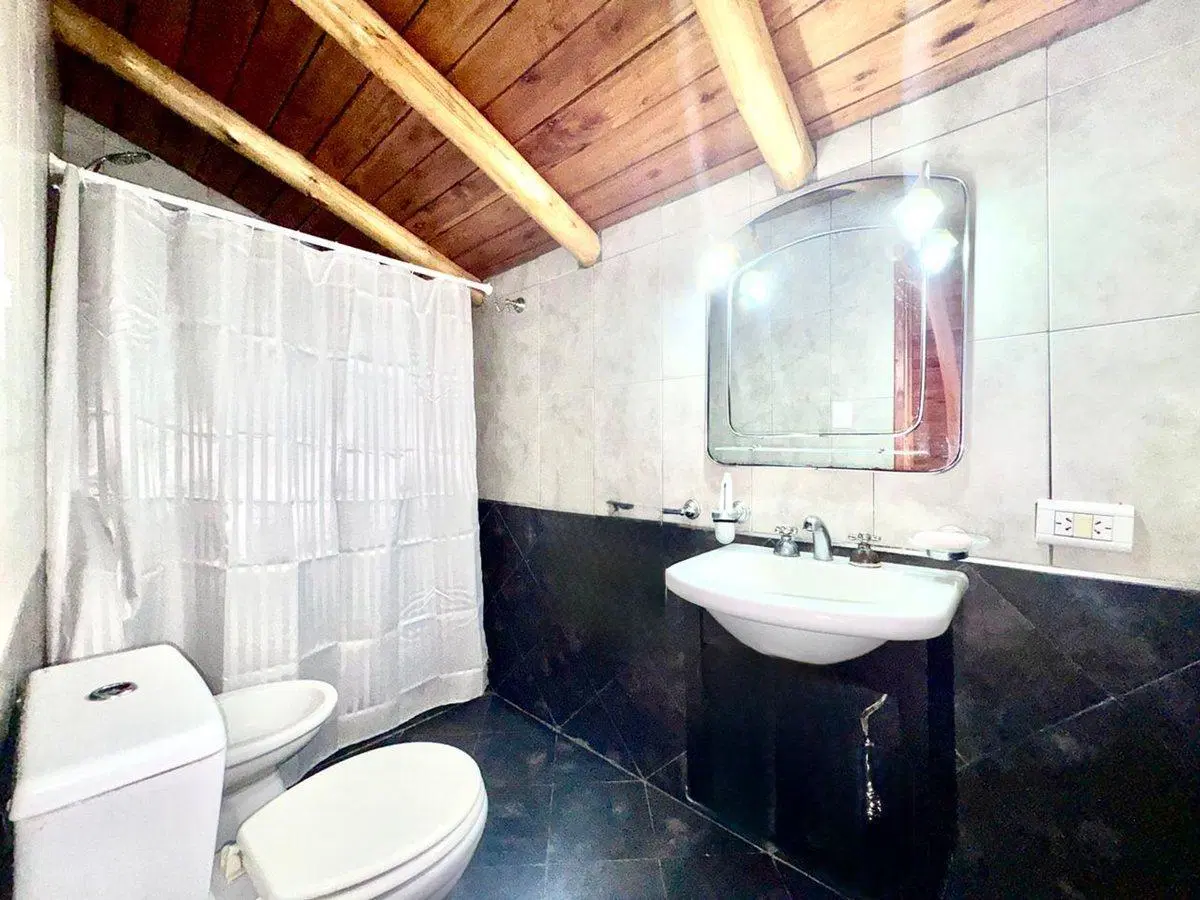 Casa estilo cabaña 4 ambientes  en venta, Mar Azul 5