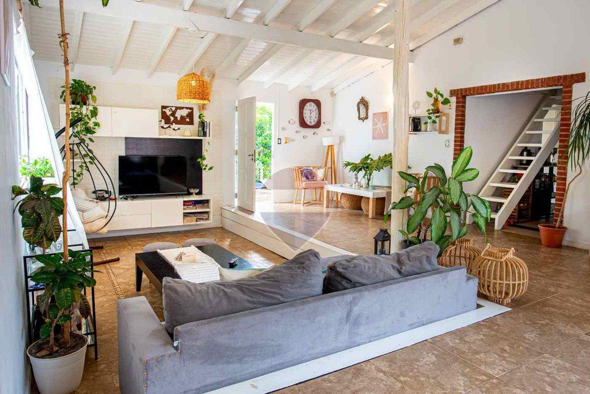Foto de Casa en Venta en VALERIA DEL MAR 4 ambientes, imagen 1