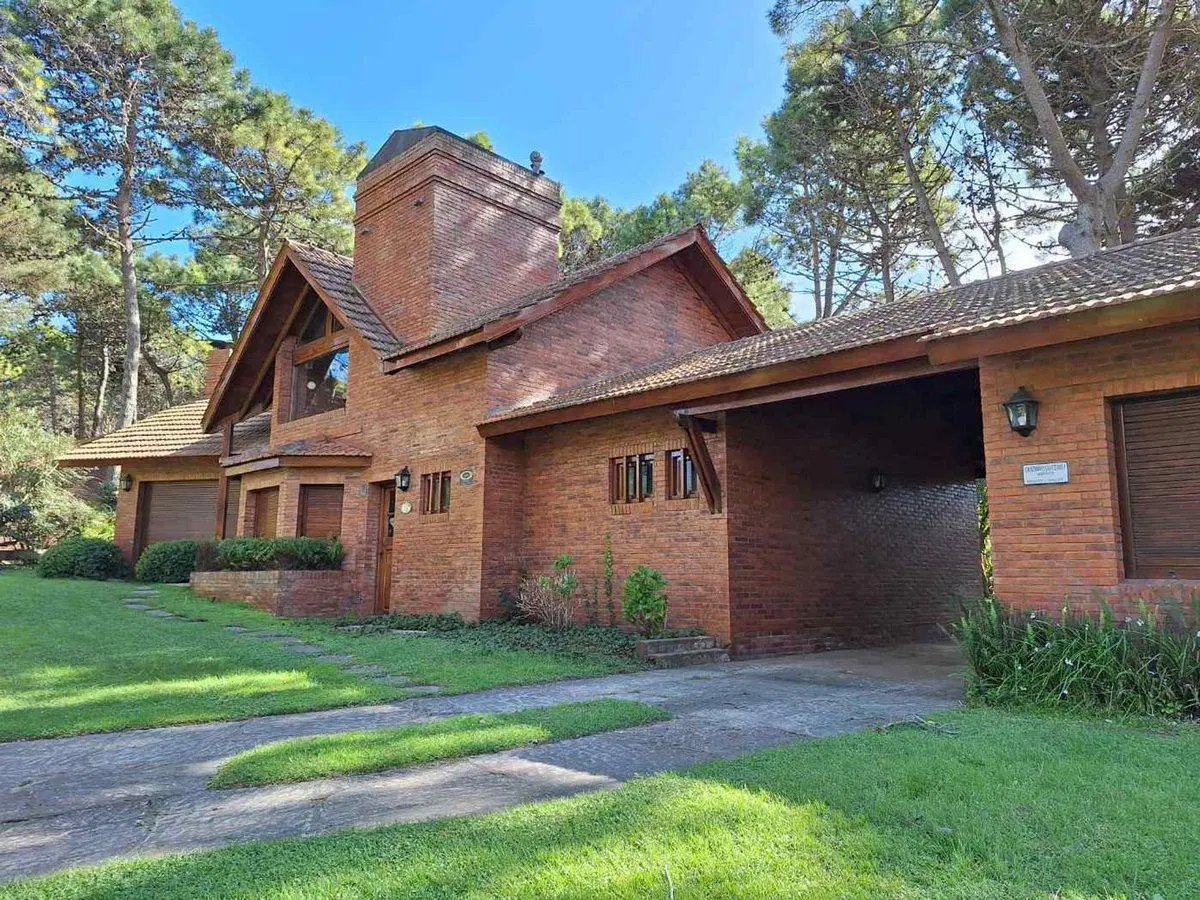 CASA EN VENTA, PINAMAR NORTE 5AMB. ACEPTA PERMUTA 4