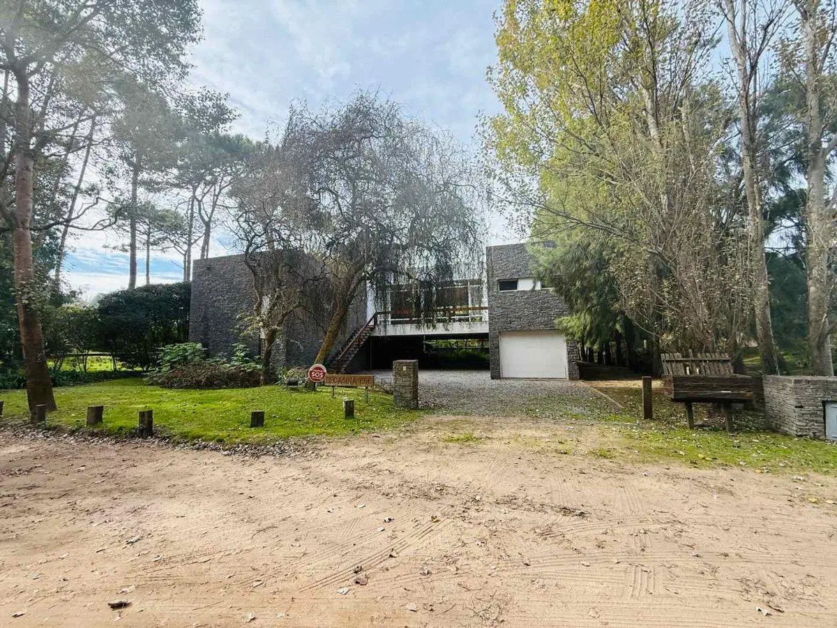 CASA EN VENTA CARILO 7 AM 100 MTS DEL MAR ZONA 1 3