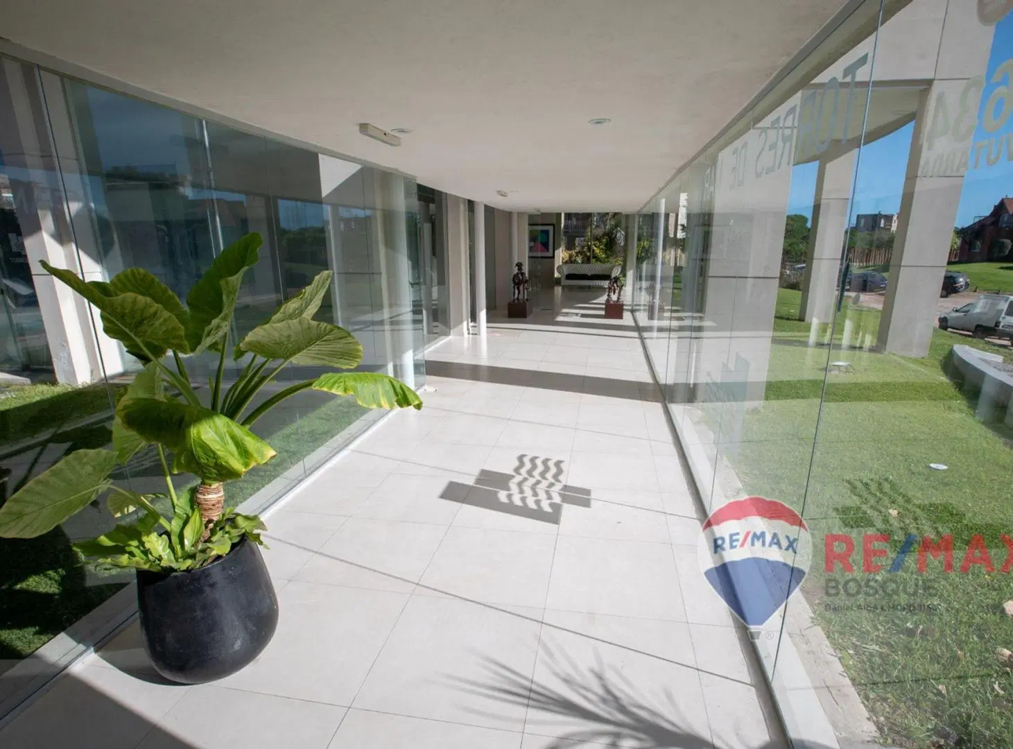 VENTA DEPARTAMENTO  CARILO a 50 mts DEL MAR 2