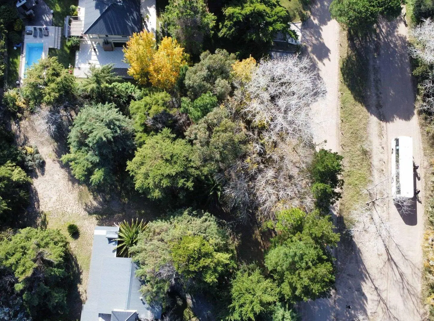 LOTE VENTA EN CARILO SOBRE AVENIDA DIVISADERO 3