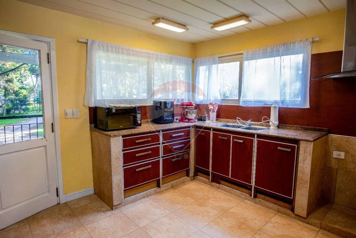 CASA VENTA CINCO AMBIENTES PINAMAR BARRIO TRIDENTE 8