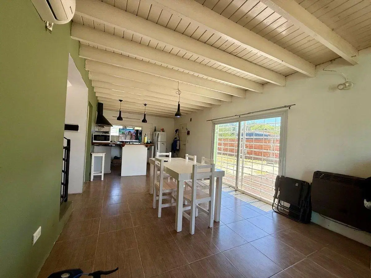 CASA EN VENTA EN VILLA GESELL, GAS NATURAL 5