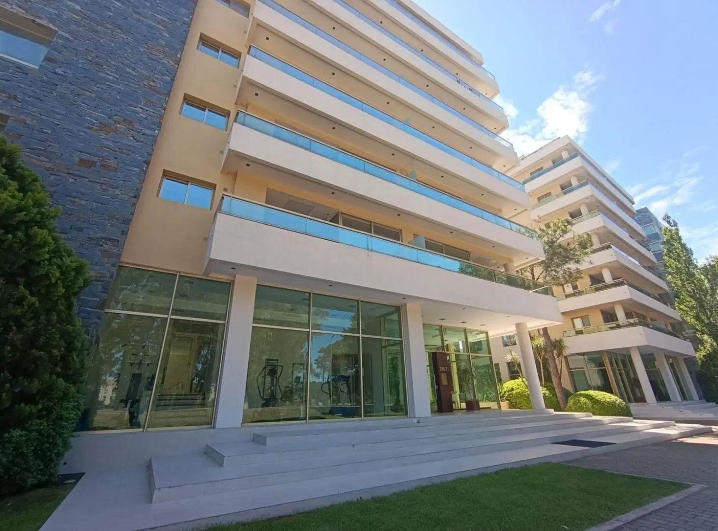 VENTA DEPARTAMENTO 2 AMBIENTES CON COCHERA PINAMAR 4
