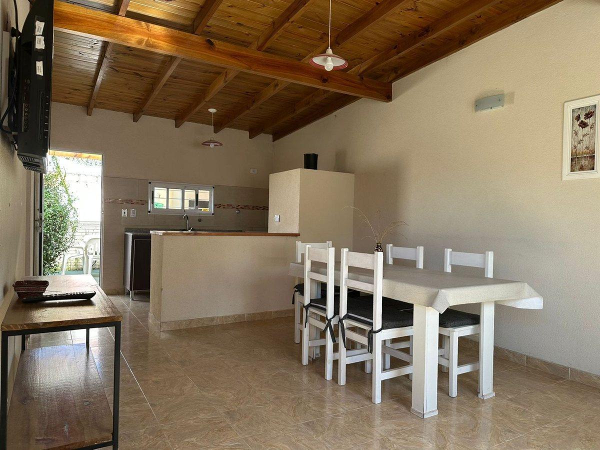 Foto de CASA PH CON PATIO VENTA LA LUCILA, imagen 2