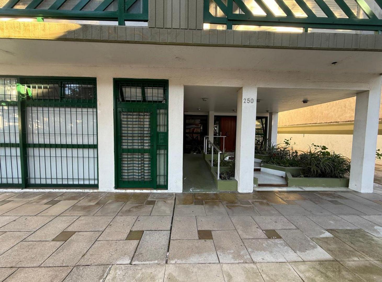 Foto de Venta departamento 2 ambientes 200 metros del mar, imagen 2