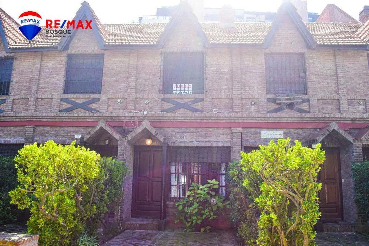 Venta de TRIPLEX  en Pinamar a una cuadra del mar 3